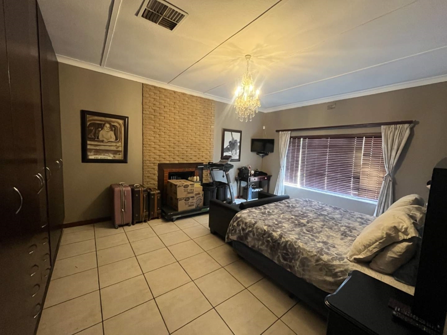4 Bedroom Property for Sale in Olyfvenhoudtsdrift Northern Cape
